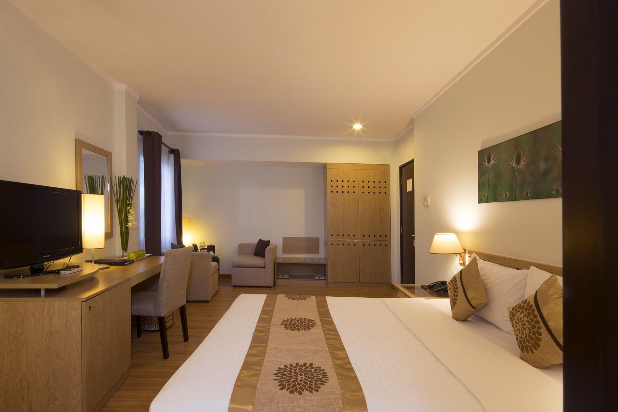 Vien Dong Hotel - Near Bui Vien Walking Street Cidade de Ho Chi Minh Exterior foto